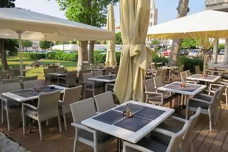 Viva Riva זאדאר